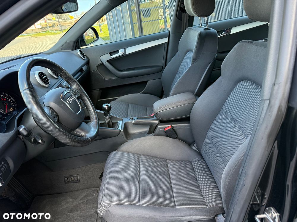 Audi A3 Sportback 1.4 TFSI Ambiente - 4