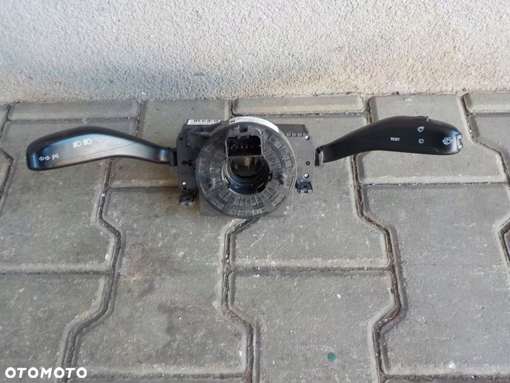 VW T5 LIFT WŁĄCZNIK KIERUNKOWSKAZÓW WYCIERACZEK ROGAL 6Q0953513E