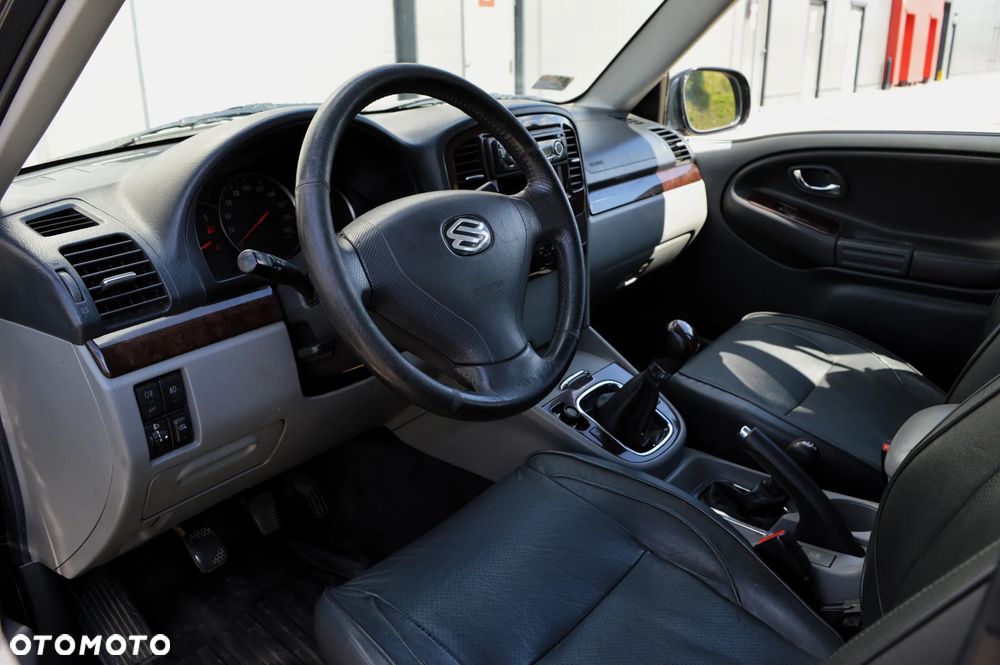 Suzuki Grand Vitara 2.0 - 5