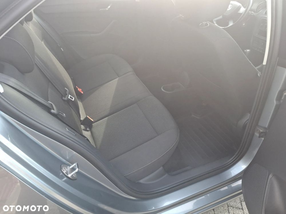 Skoda RAPID 1.2 TSI Ambition - 15