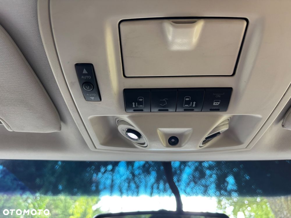 Chrysler Grand Voyager 2.8 CRD Limited - 25
