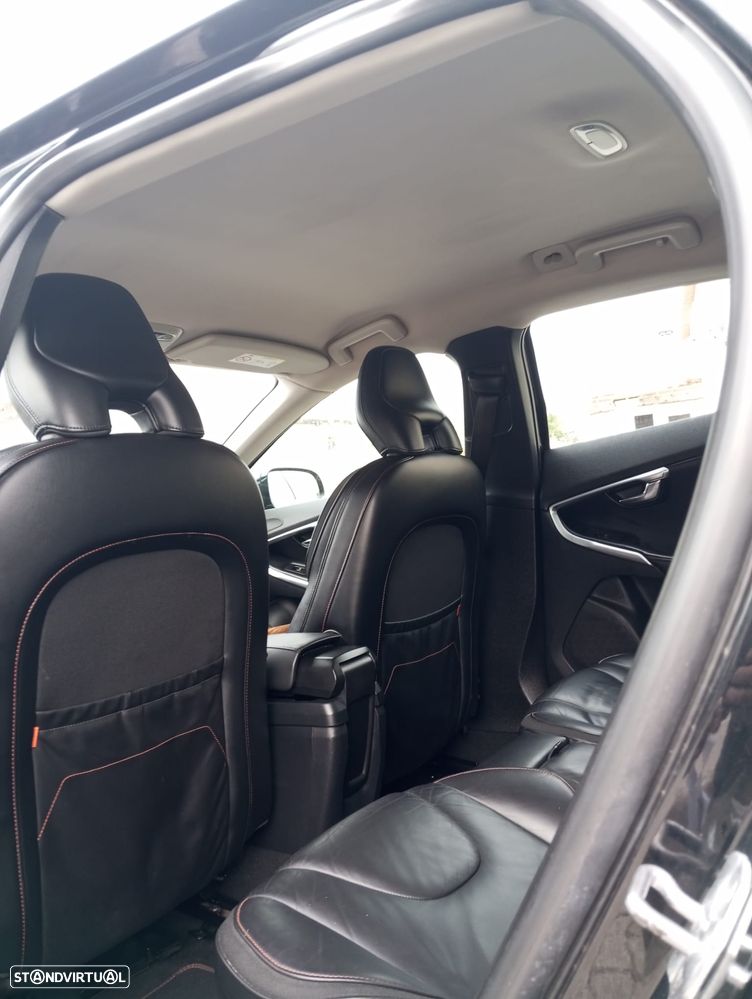 Volvo V40 1.6 D2 R-Design Summum - 10
