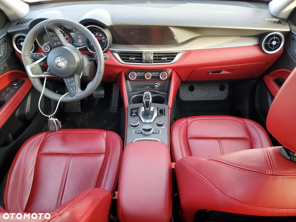 Alfa Romeo Stelvio 2.0 Turbo 16V AT8-Q4 Ti - 7