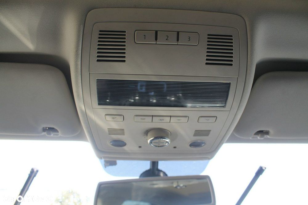 Volkswagen Touareg - 25