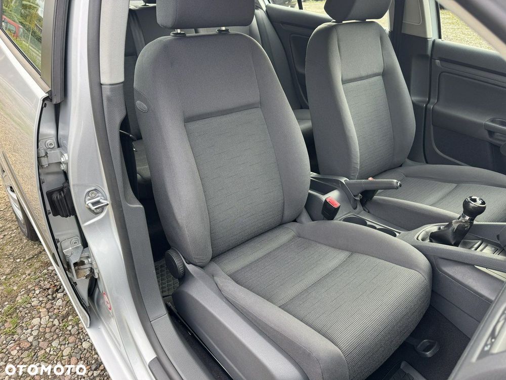 Volkswagen Golf - 14