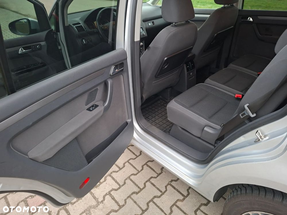 Volkswagen Touran 1.6 TDI DPF BlueMotion Technology Comfortline - 21