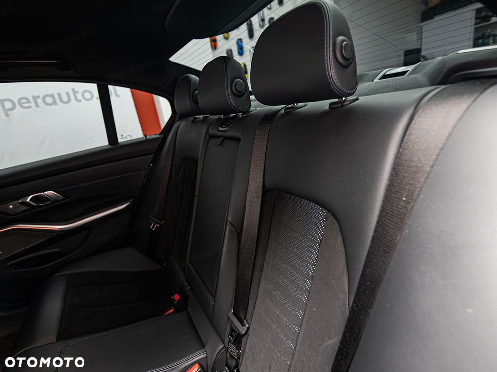 BMW Seria 3 318d M Sport Shadow - 27