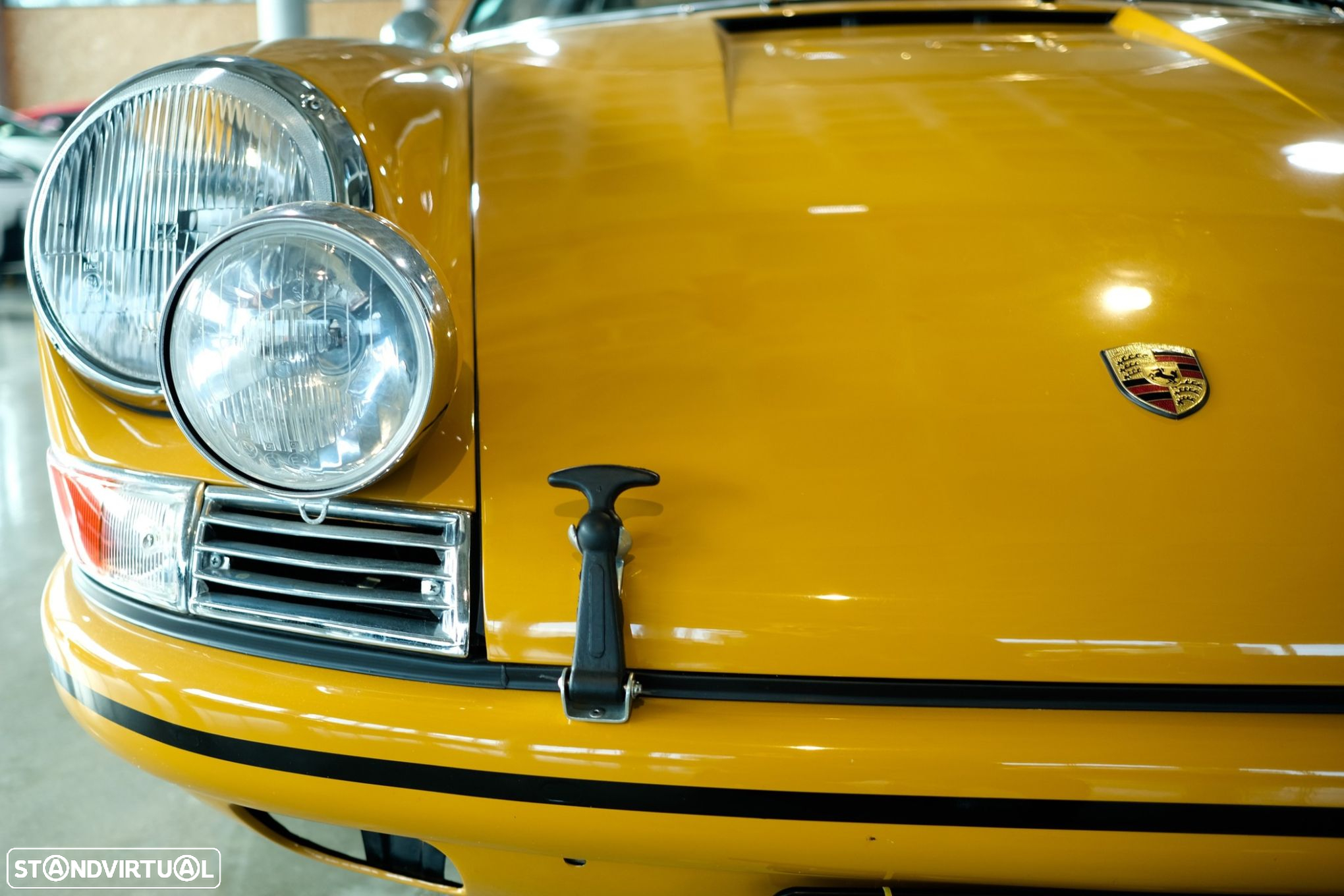 Porsche 911 Série F - 12