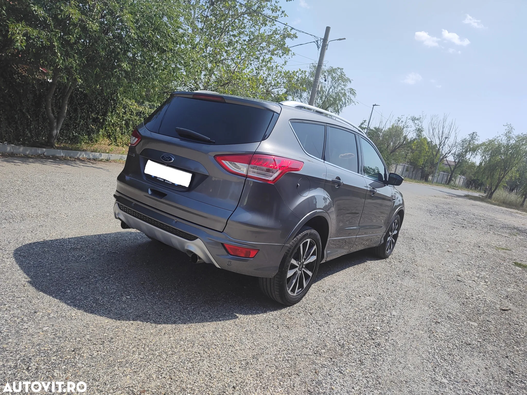 Ford Kuga 2.0 TDCi 4x4 Aut. Titanium - 3
