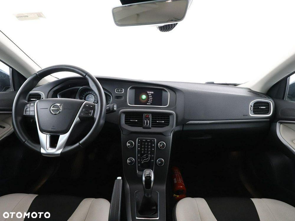 Volvo V40 D2 - 15