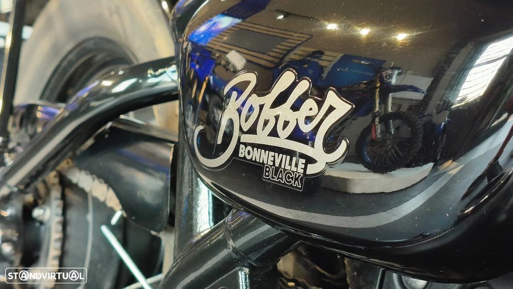 Triumph Bonneville Bobber 1200 Black Edition - 5