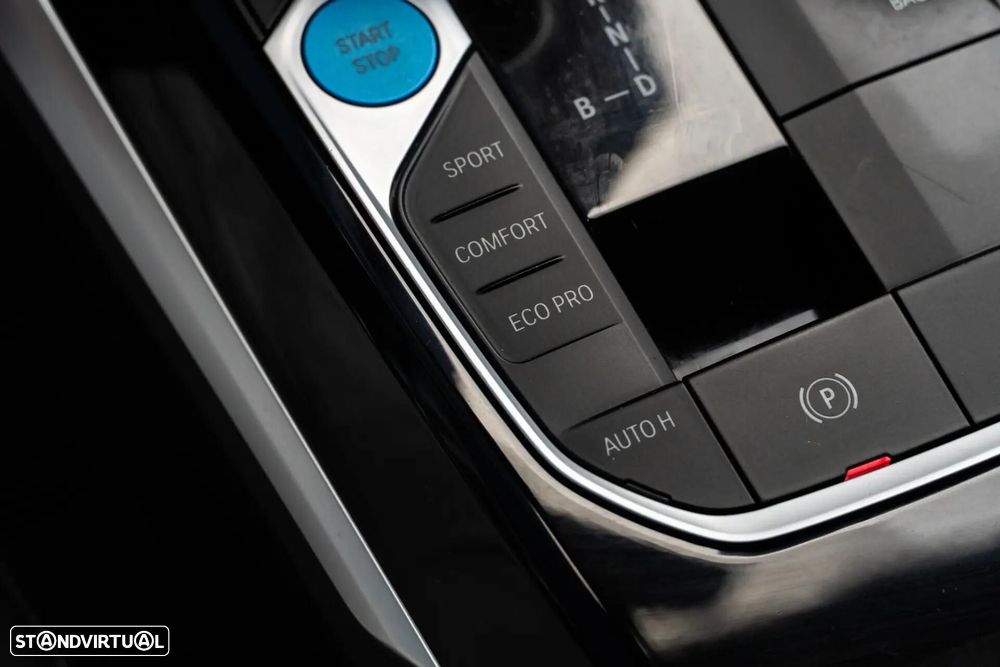 BMW i4 eDrive40 - 25