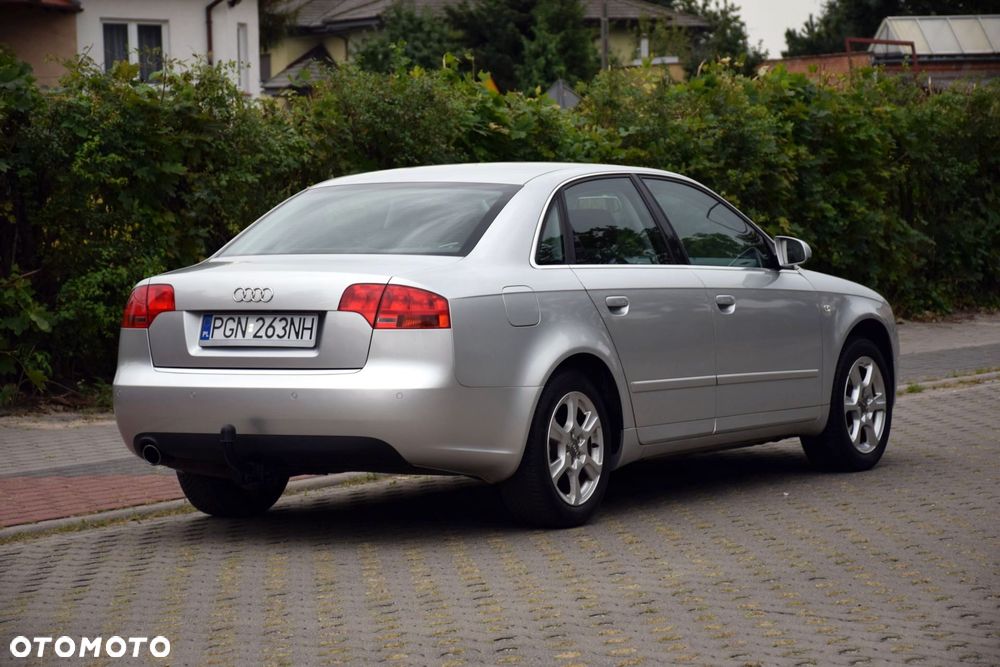 Audi A4 Limousine - 8