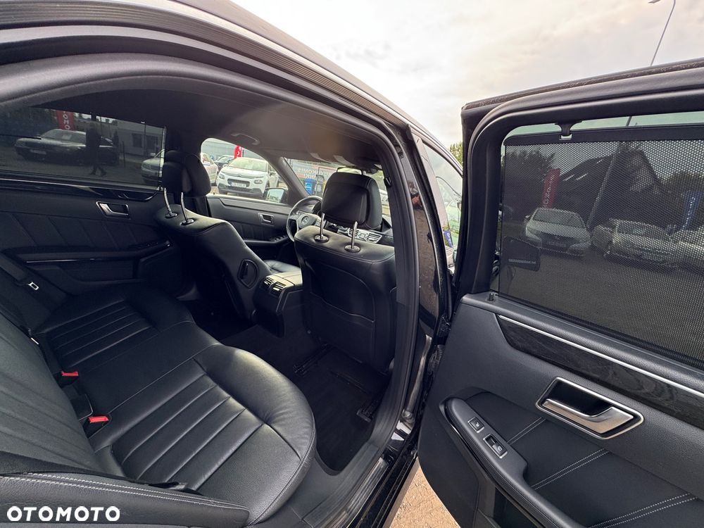 Mercedes-Benz Klasa E 350 BlueTEC 4Matic 7G-TRONIC - 27