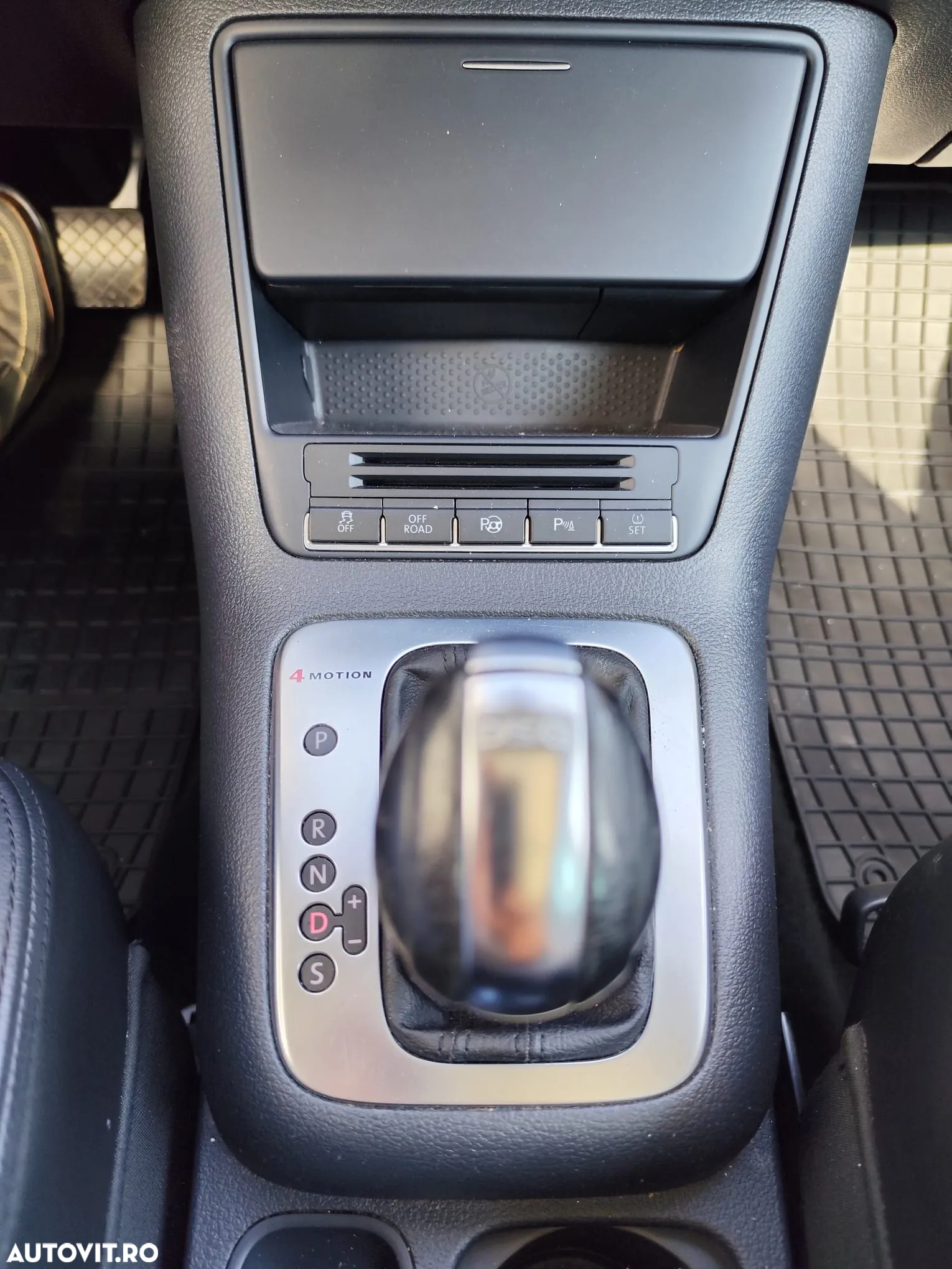 Volkswagen Tiguan 2.0 TDI 4Motion DSG Sport & Style - 8