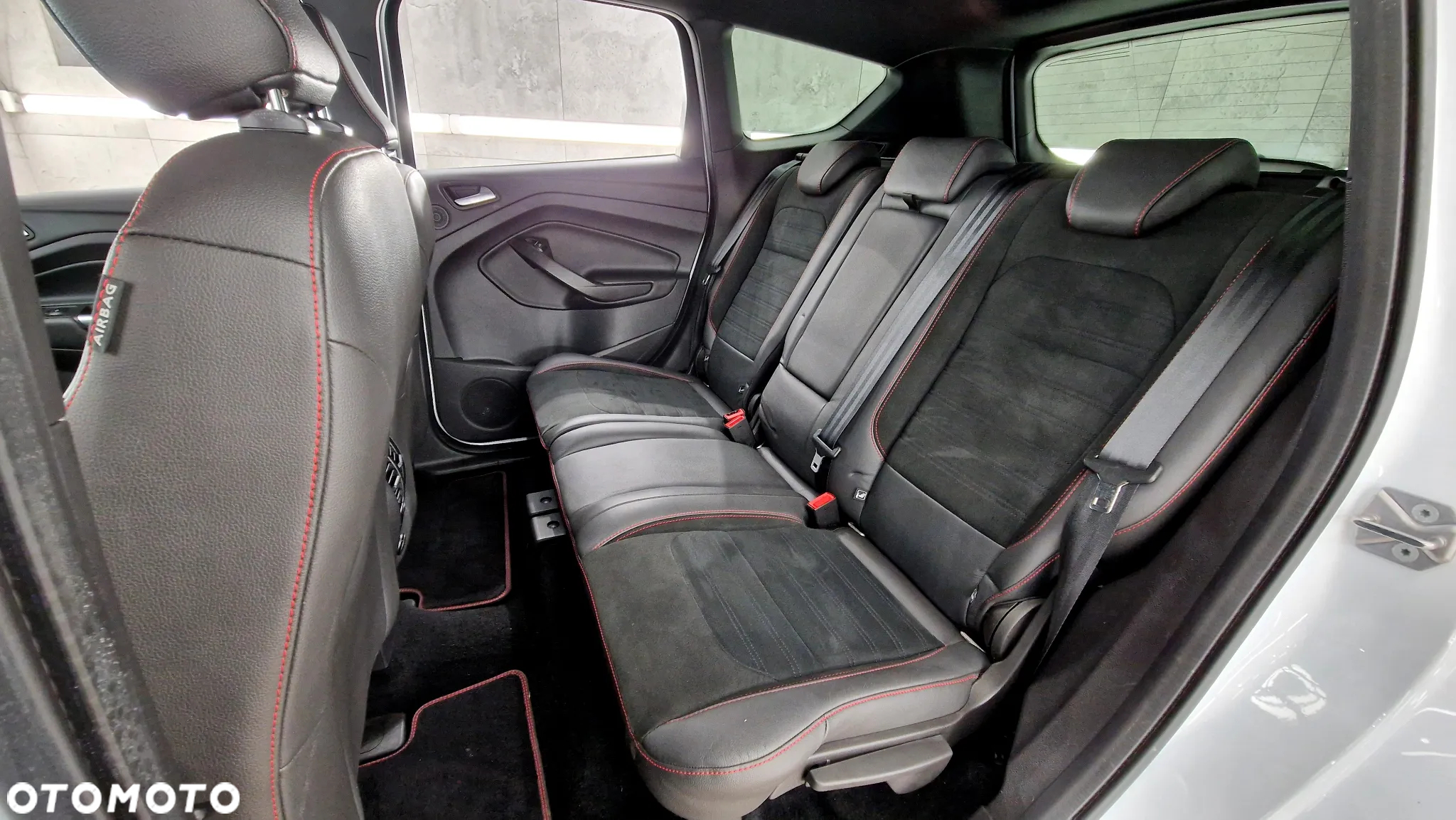Ford Kuga 2.0 TDCi 4x4 ST-Line - 29