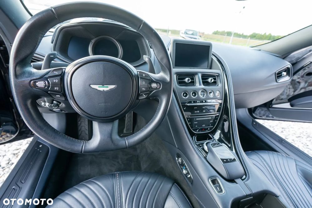 Aston Martin DB11 Standard - 35