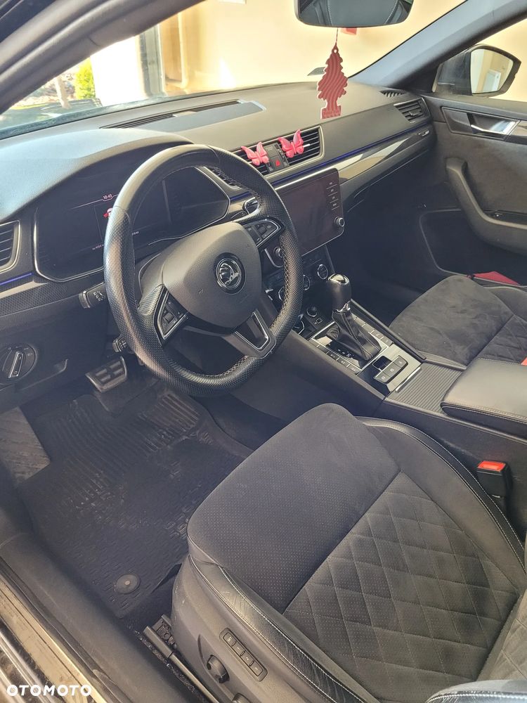 Skoda Superb 2.0 TDI Sportline DSG - 14