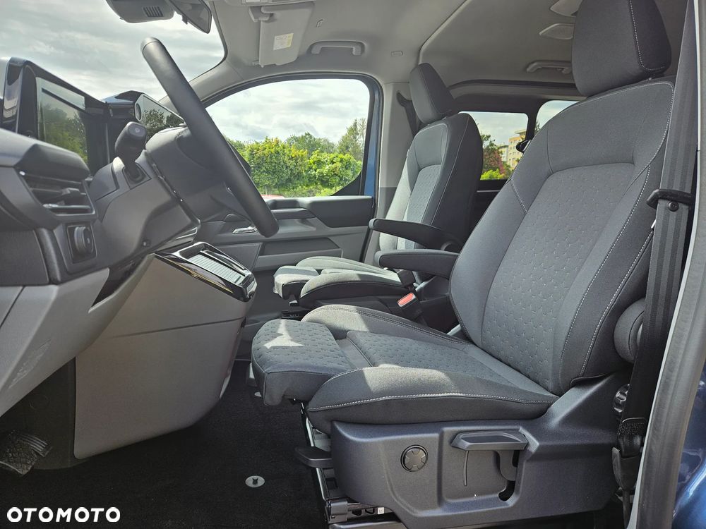 Ford Tourneo Custom - 16