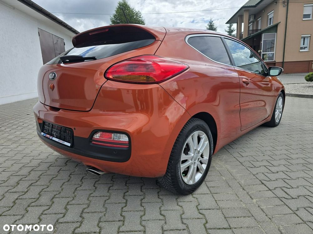 Kia Ceed - 12