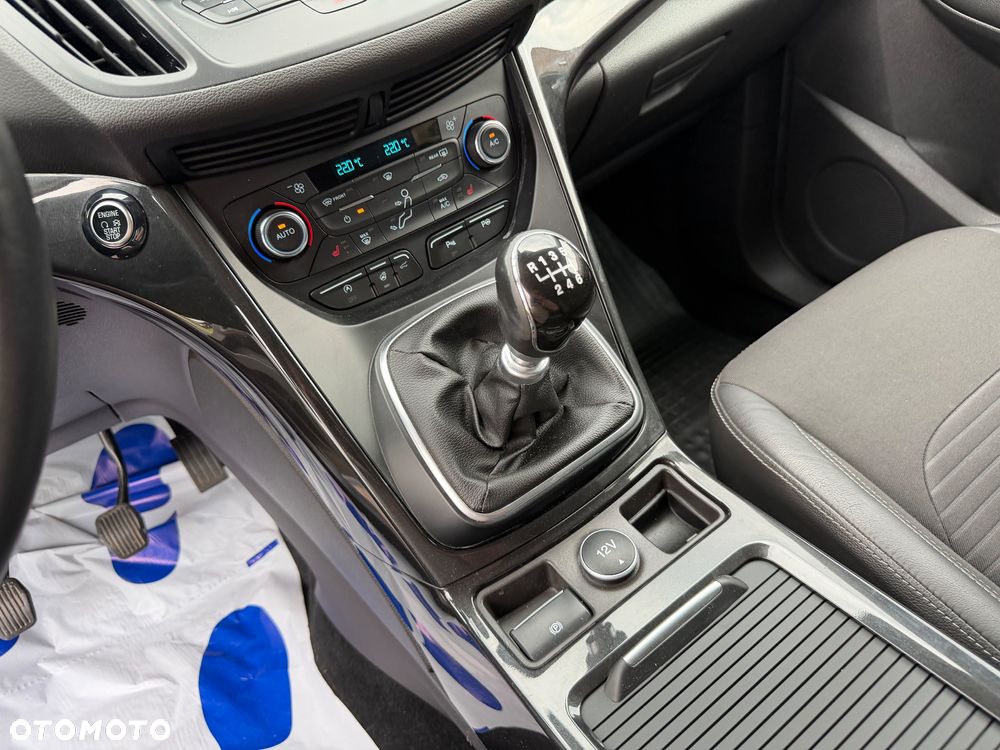 Ford Kuga 1.6 EcoBoost 2x4 SYNC - 36