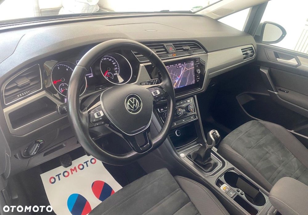 Volkswagen Touran 2.0 TDI SCR Comfortline - 8