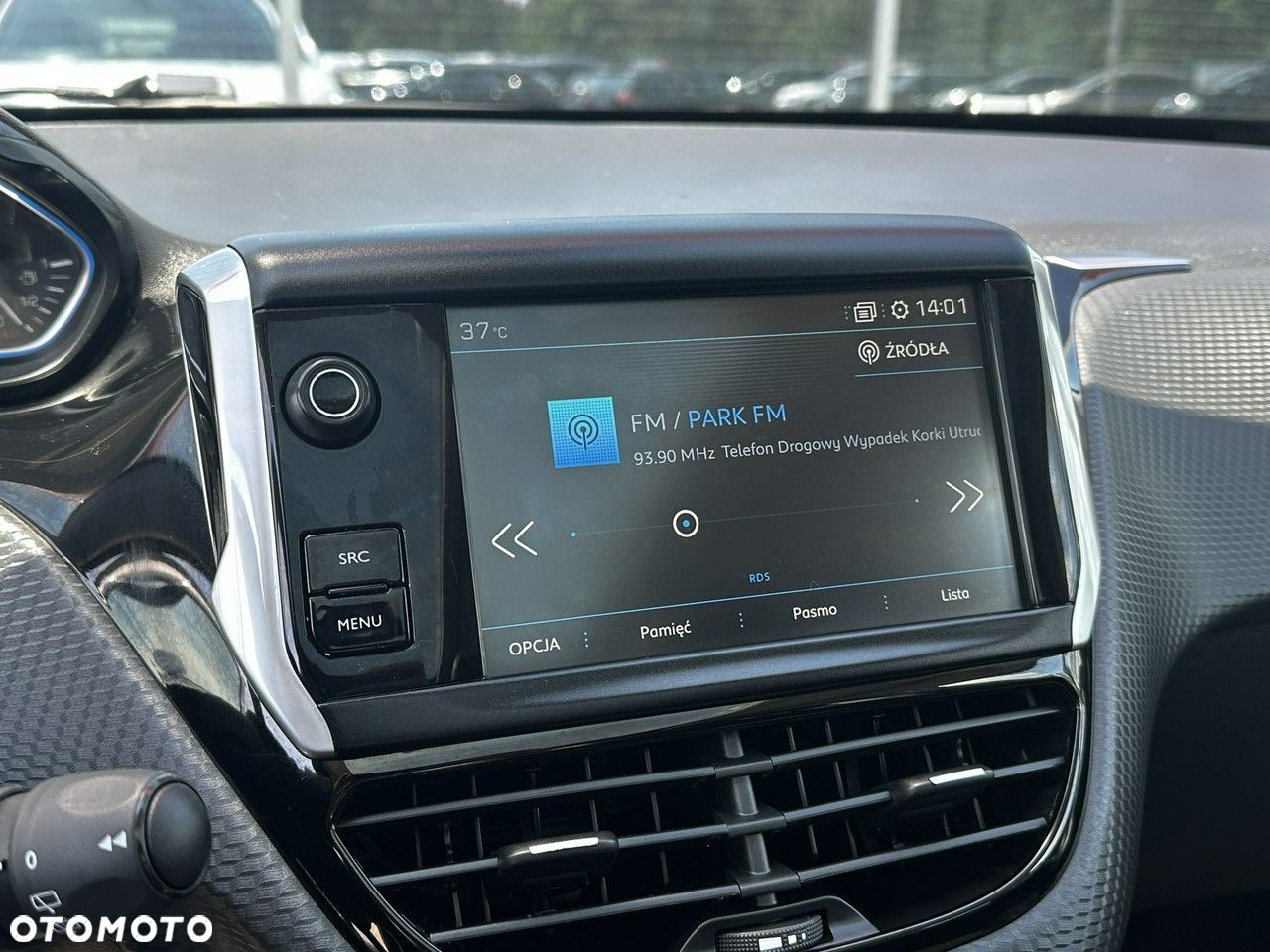 Peugeot 2008 1.2 Pure Tech Allure S&S - 22