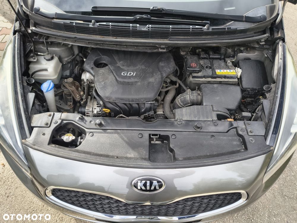 Kia Carens - 9