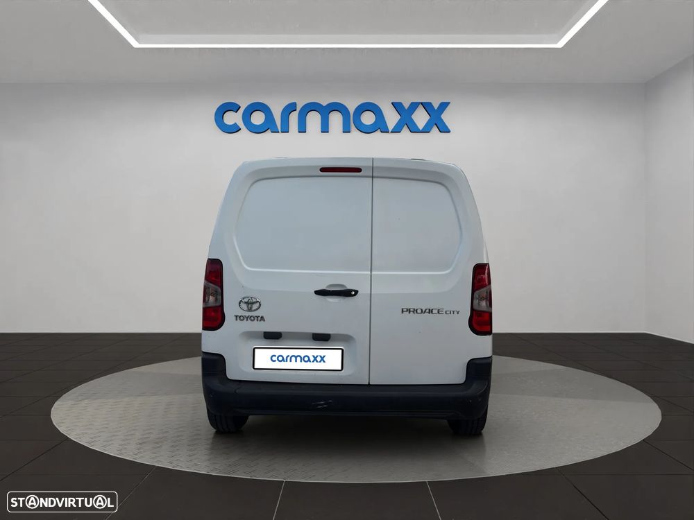 Toyota Proace City 1.5 D-4D 3 L 1 L - 5