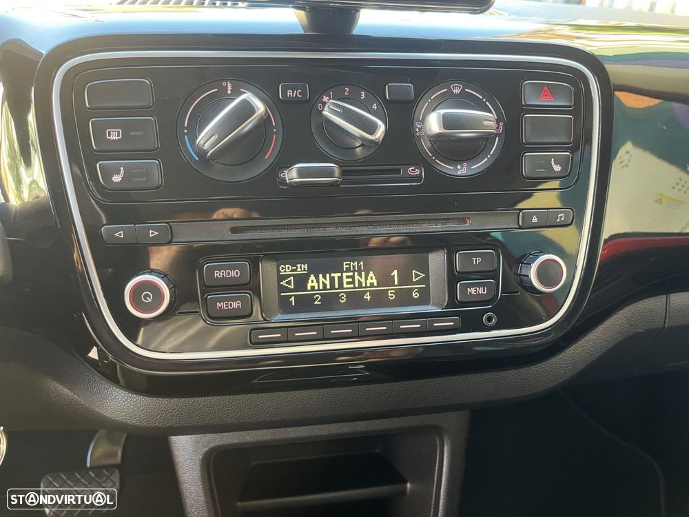 VW Up! 1.0 Groove Auto - 23