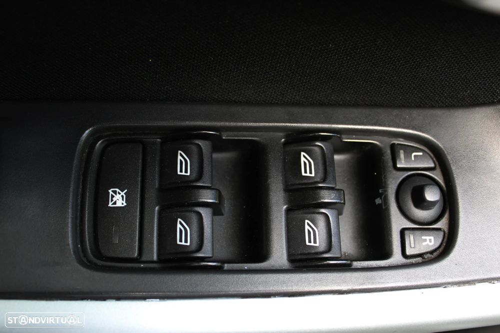 Volvo XC 60 D5 Momentum Geartronic - 45