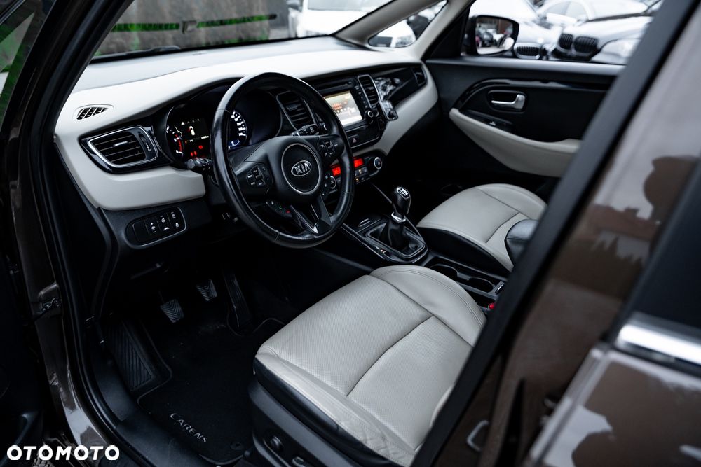 Kia Carens 1.7 CRDi L 7os - 15