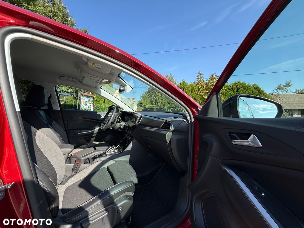 Opel Grandland X 1.2 T GPF Design&Tech S&S - 24