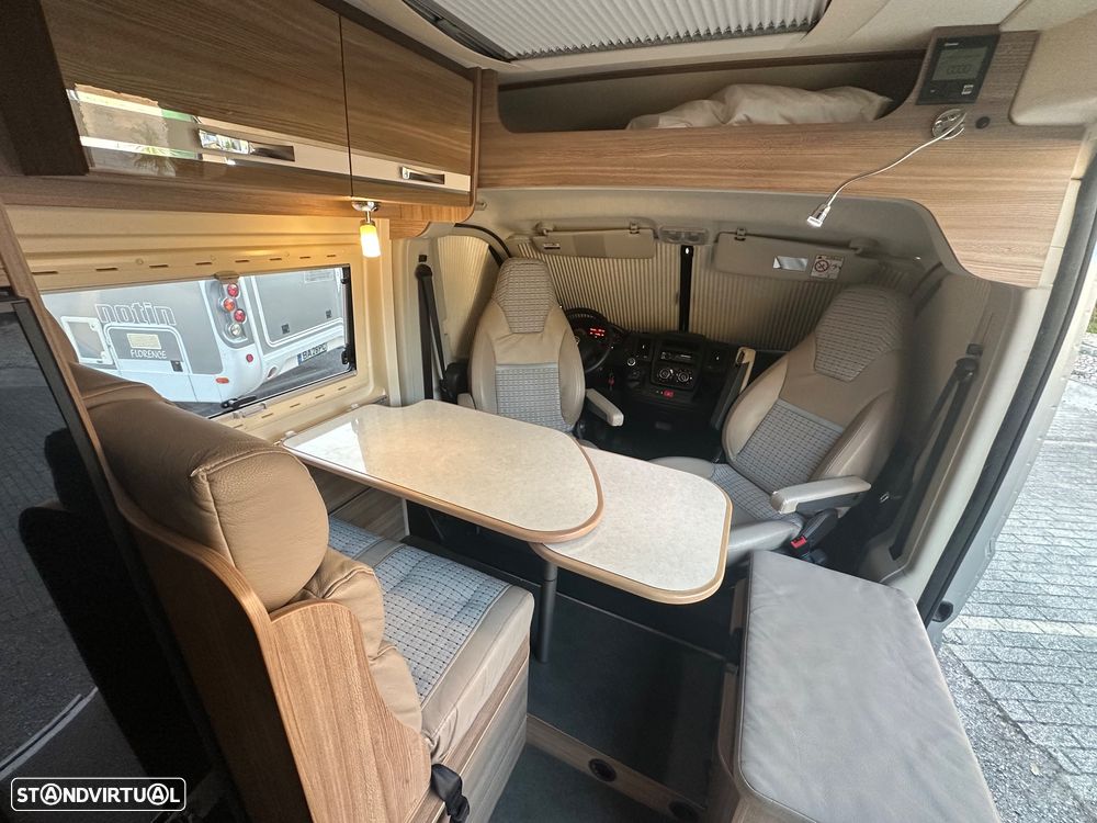 Rapido Van V56 - 11