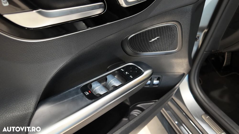 Mercedes-Benz C 300 e 4MATIC 9G-TRONIC AMG Line - 20