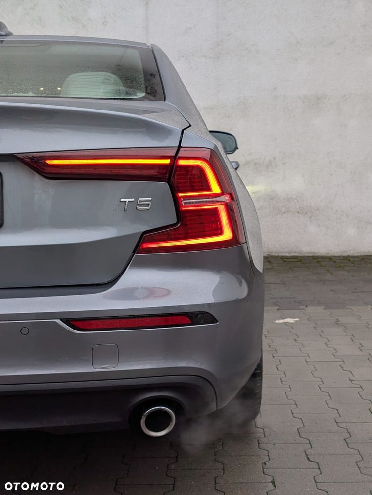 Volvo S60 T5 Momentum Pro - 5