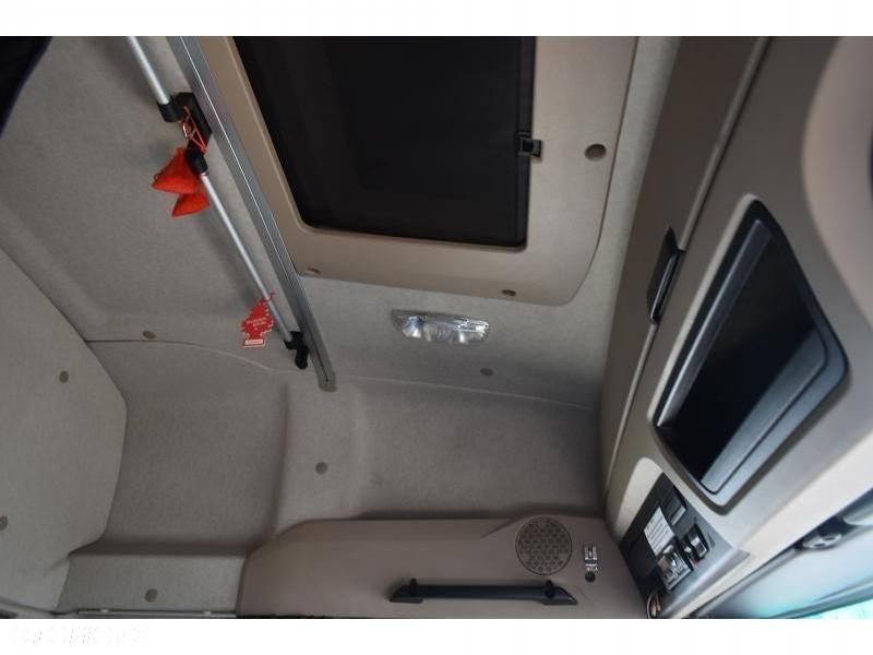 Mercedes-Benz Actros - 28