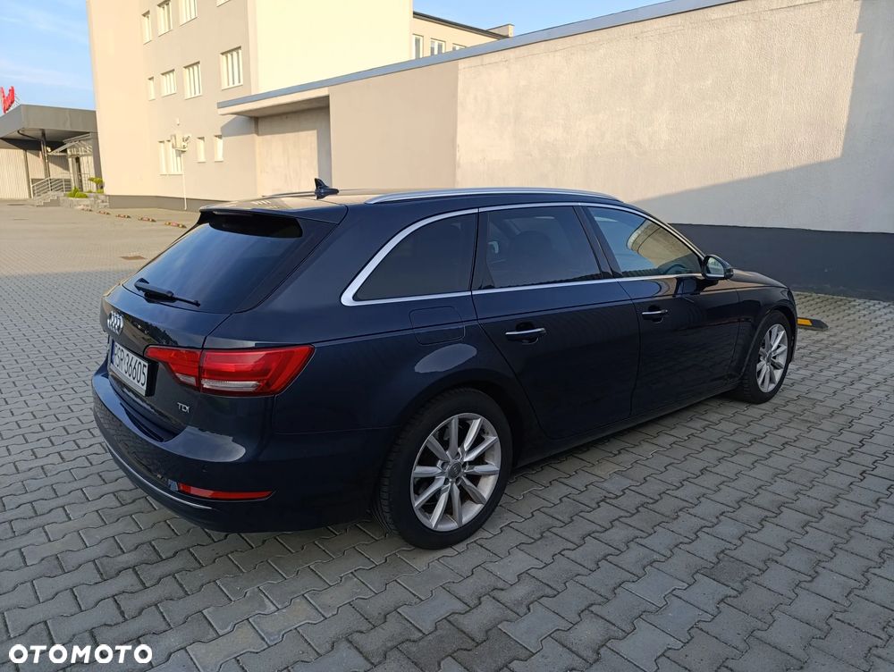 Audi A4 Avant 2.0 TDI Design - 5