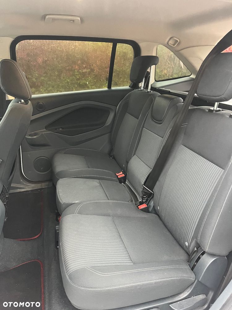 Ford Grand C-MAX - 15