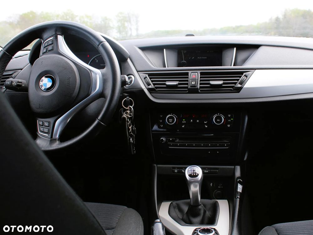 BMW X1 xDrive18d xLine - 13