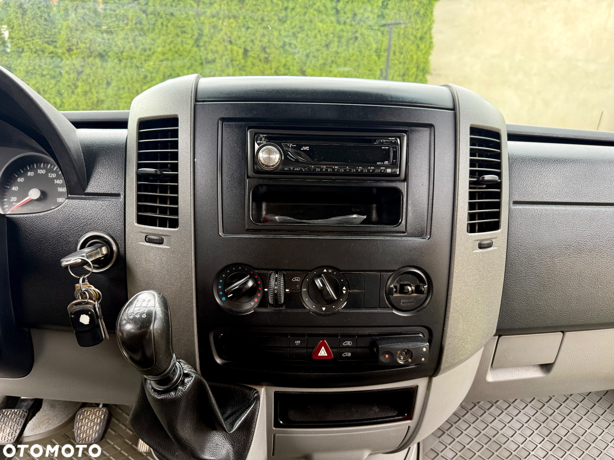 Volkswagen Crafter - 17