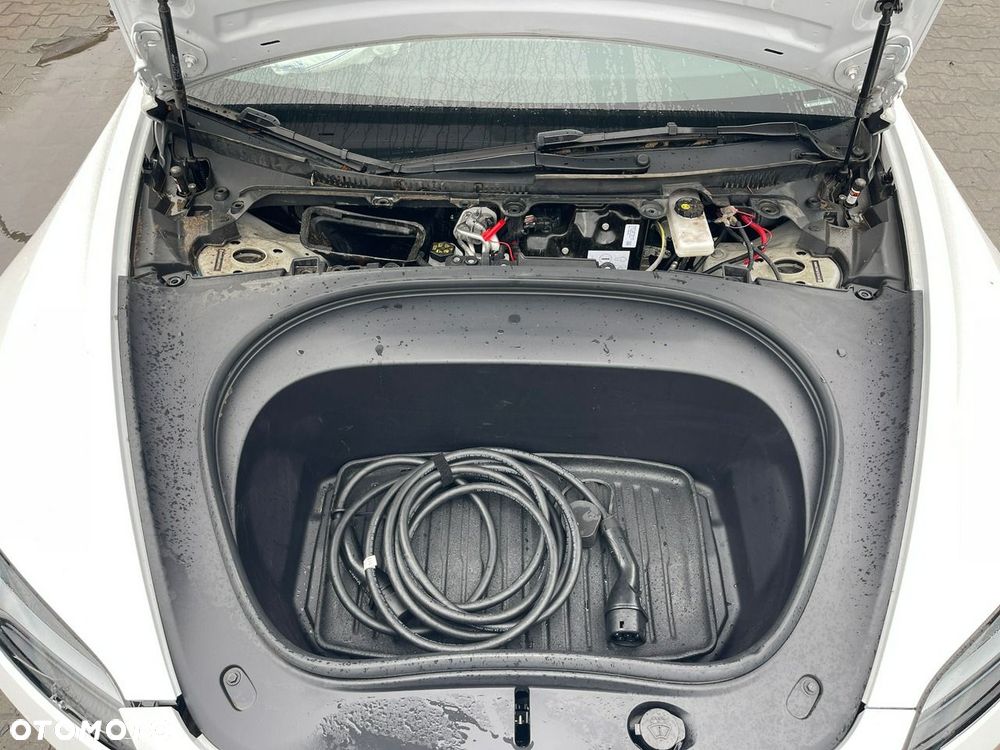 Tesla Model 3 - 13