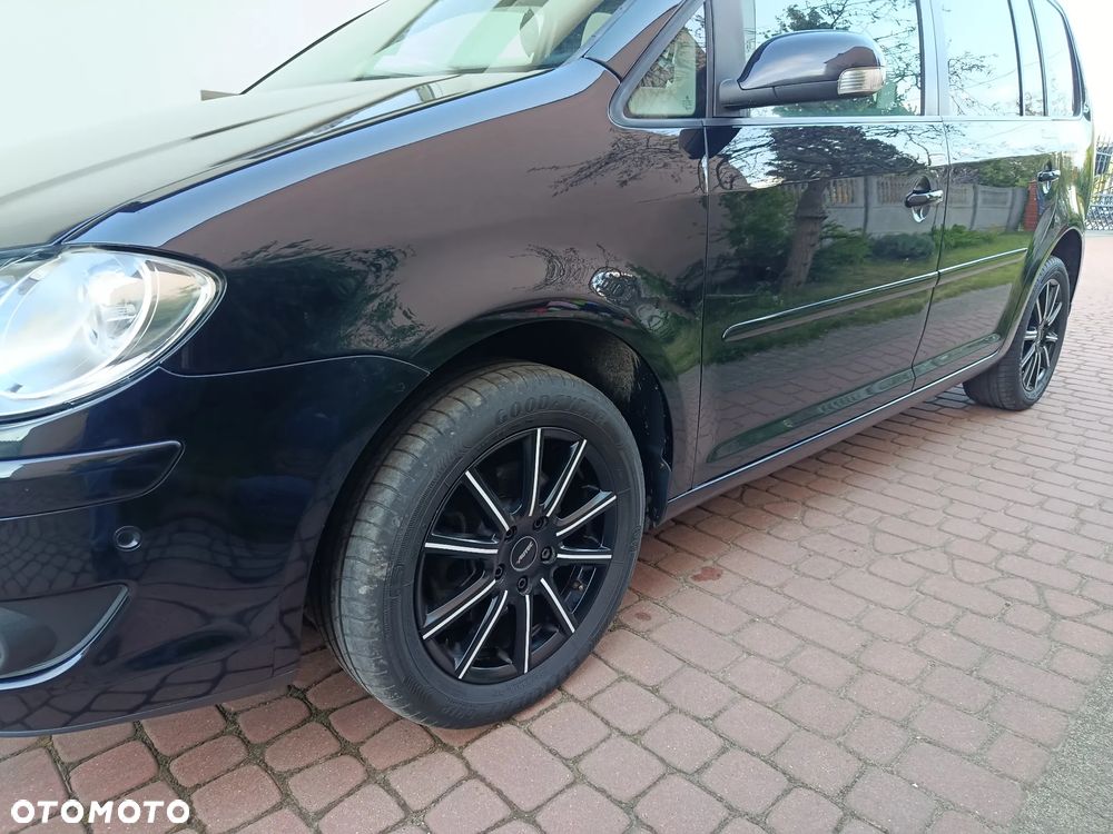 Volkswagen Touran 1.9 TDI DPF Highline - 24