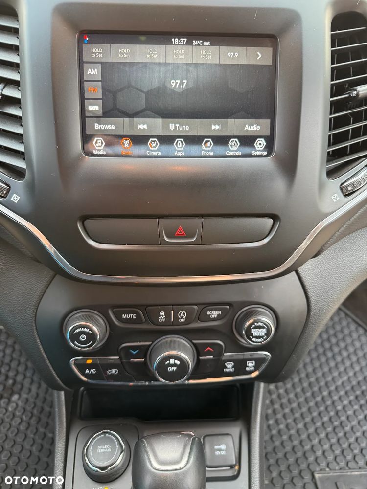 Jeep Cherokee - 7