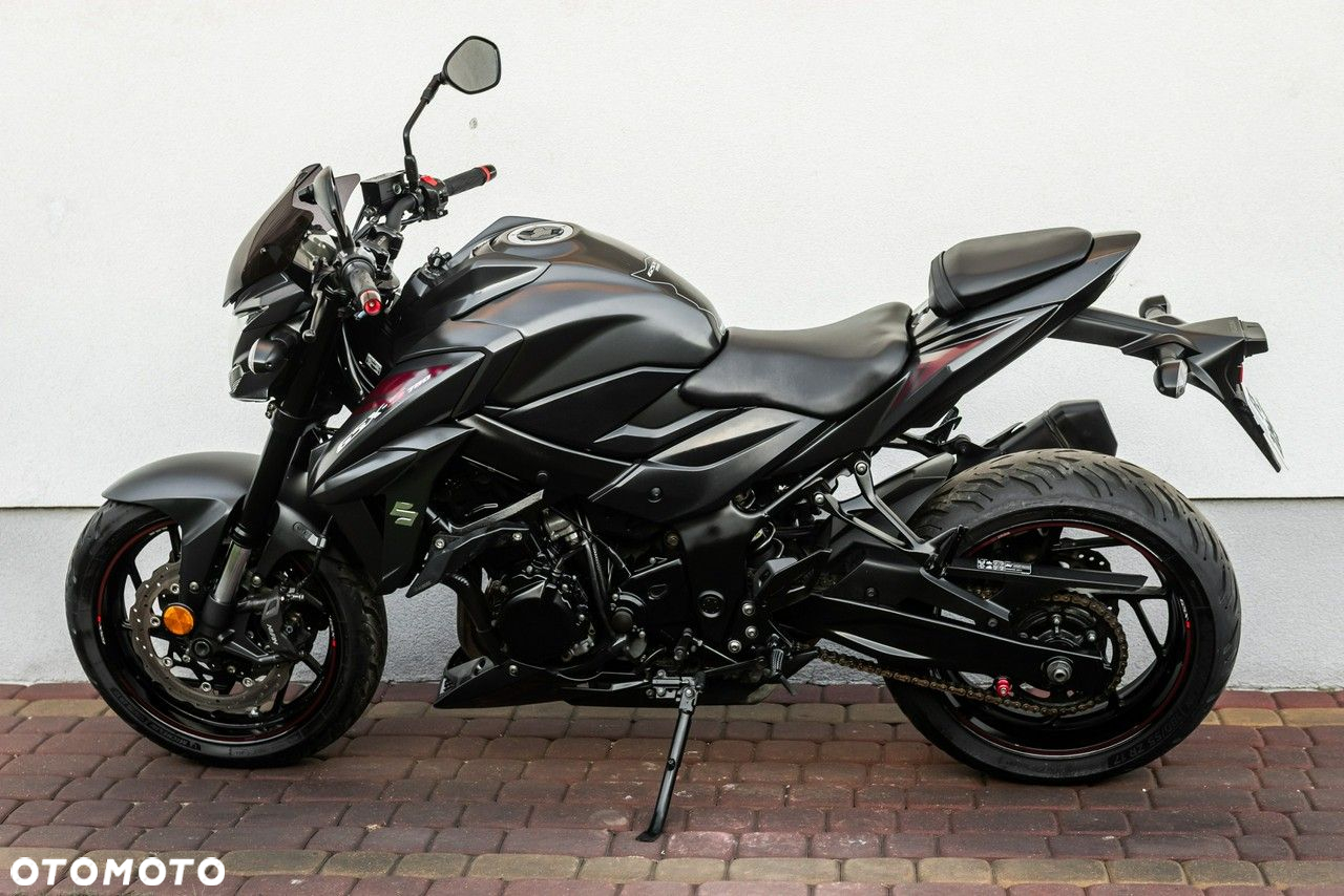Suzuki GSX - 5