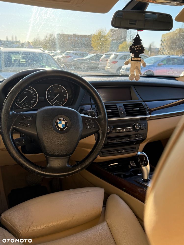 BMW X5 xDrive48i - 9