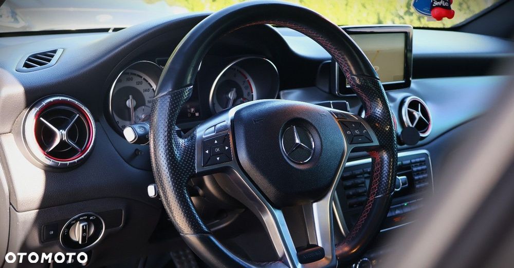 Mercedes-Benz CLA - 11