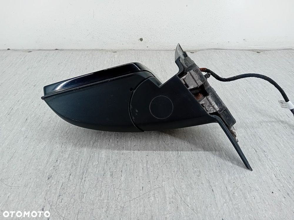 LUSTERKO LEWE MERCEDES-BENZ KLASA C W204 A2048103976 A3160441 040 - 2