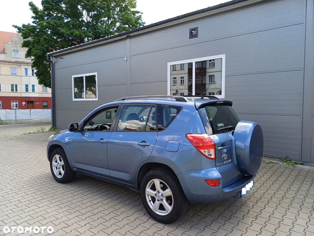 Toyota RAV4 - 3