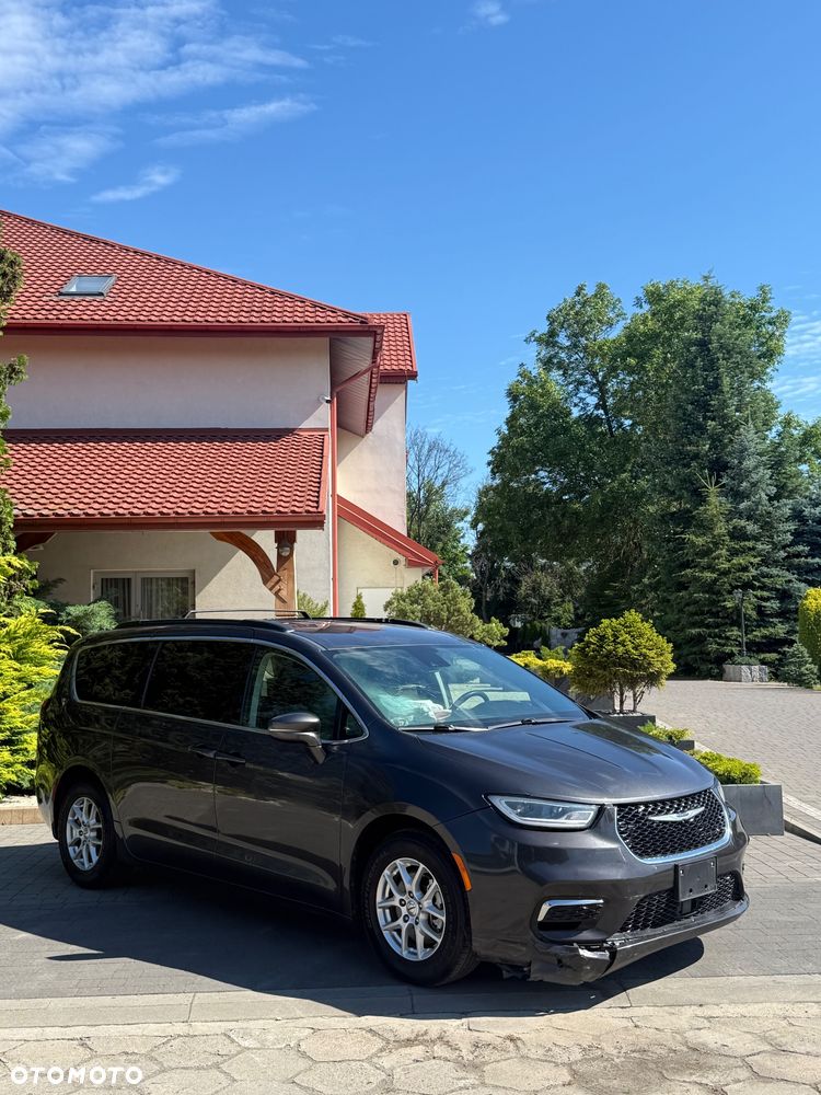 Chrysler Pacifica - 5